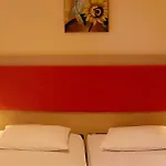 Philoxenia & Ξενοδοχείο με διαμερίσματα 4*