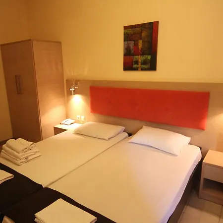 Aparthotel Philoxenia & 3*