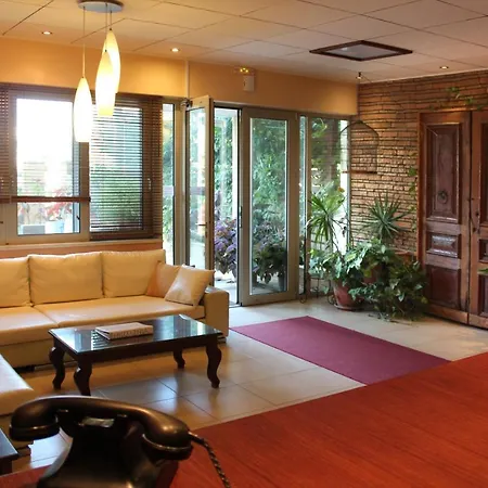 Aparthotel Philoxenia &