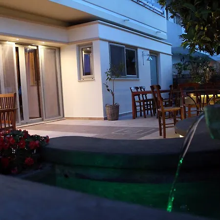 Aparthotel Philoxenia & 3*