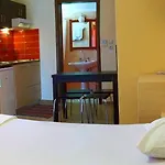 费洛克贞尼亚一室公寓酒店 Rhodes City