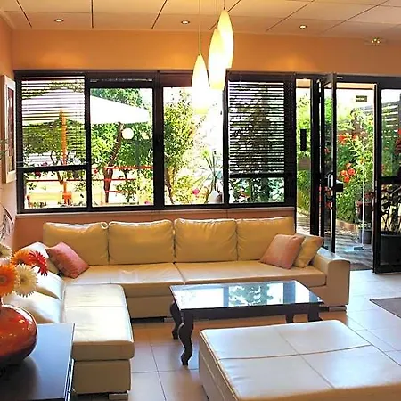 Philoxenia & Apartahotel