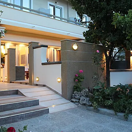 Philoxenia Hotel&studios 2*