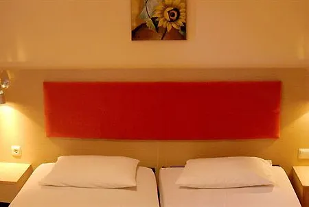 Philoxenia & Apartahotel 4*