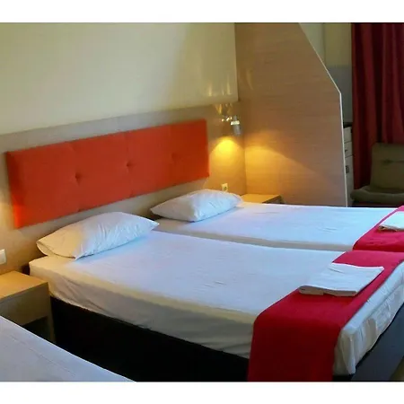 Philoxenia Hotel&studios 2*