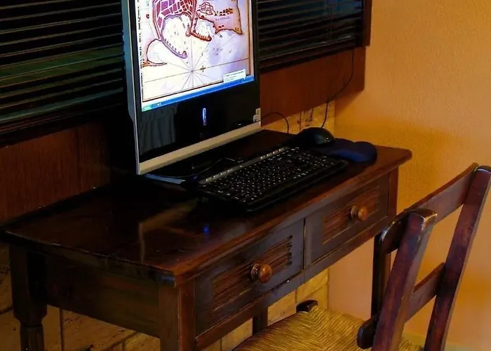 费洛克贞尼亚一室公寓酒店 3*