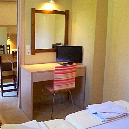 Aparthotel Philoxenia & 3*